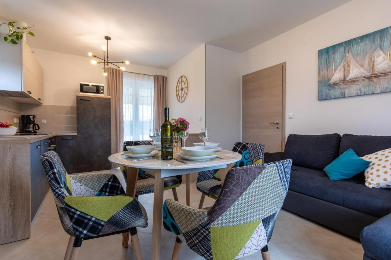 Apartment Ivan Sveti Ivan Dobrinjski エクステリア 写真
