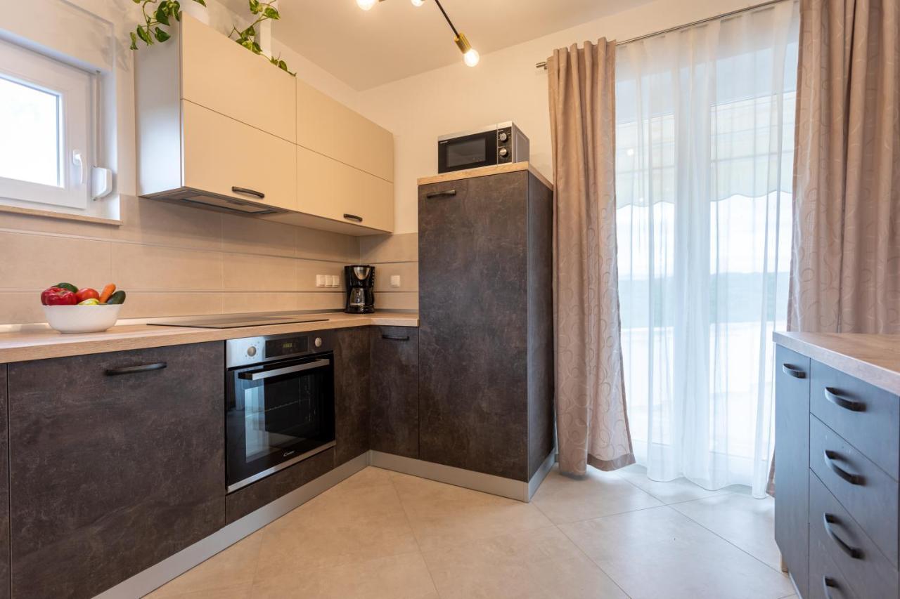 Apartment Ivan Sveti Ivan Dobrinjski エクステリア 写真