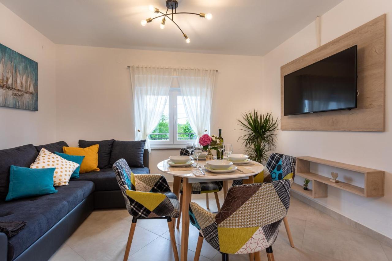 Apartment Ivan Sveti Ivan Dobrinjski エクステリア 写真
